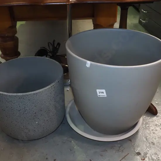 2x grey ceramic garden planters H310