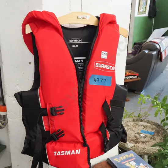 Burnsco Tasman adult size Small to Medium life jacket