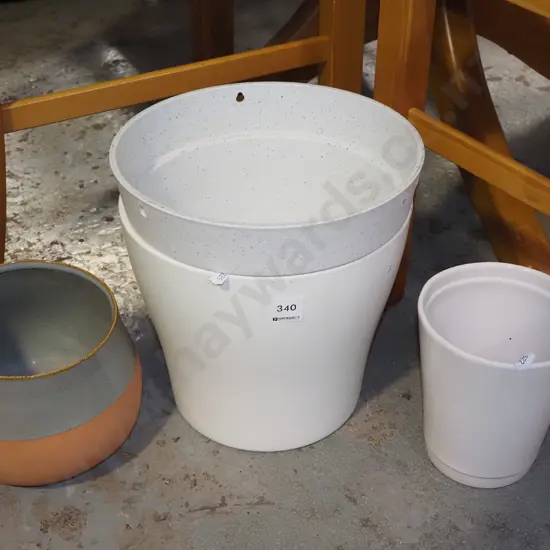 3x ceramic jardnieres, plastic planter