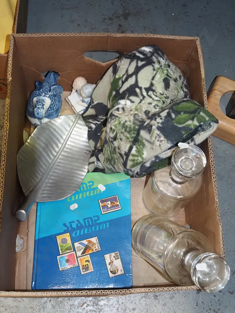 box; decanters, stamp album, polar fleece etc Image 1++