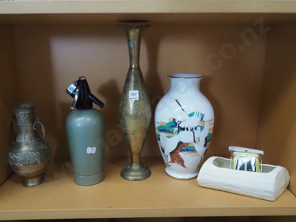 shelf; soda syphon, brass vase etc H420 Image 1++