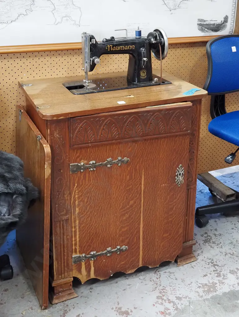 Nauman treadle sewing machine - carcass needs attention Image 1++