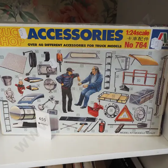 1:25 scale models of truck stop accessories