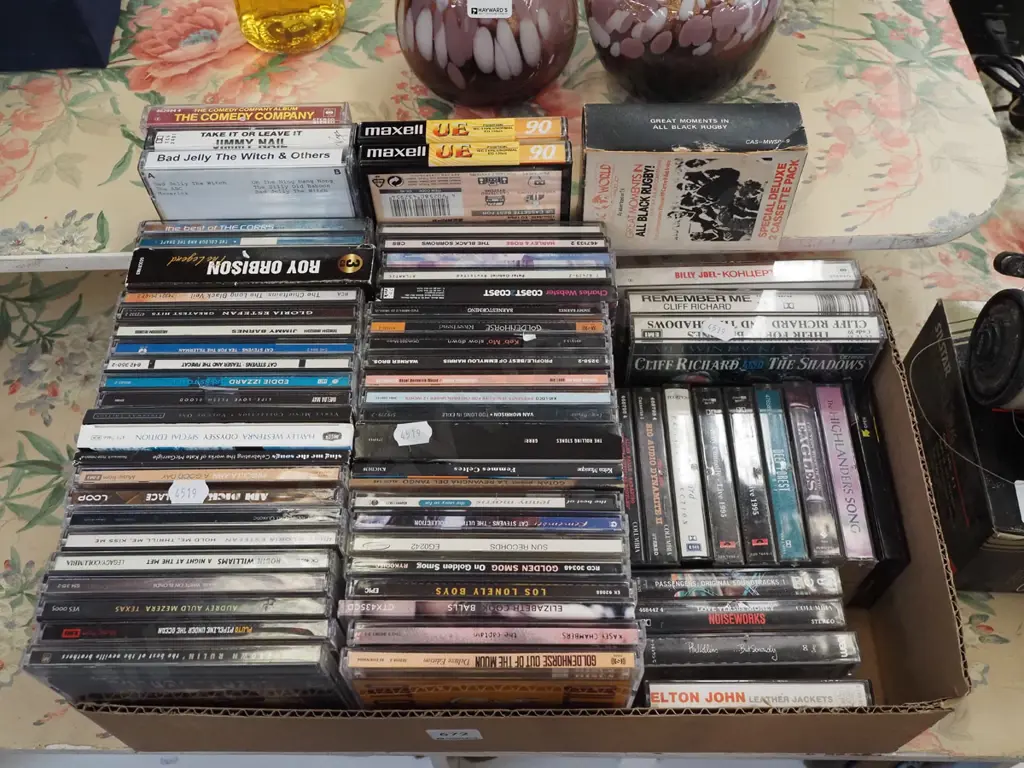 box; tape cassettes, CDs Image 1++