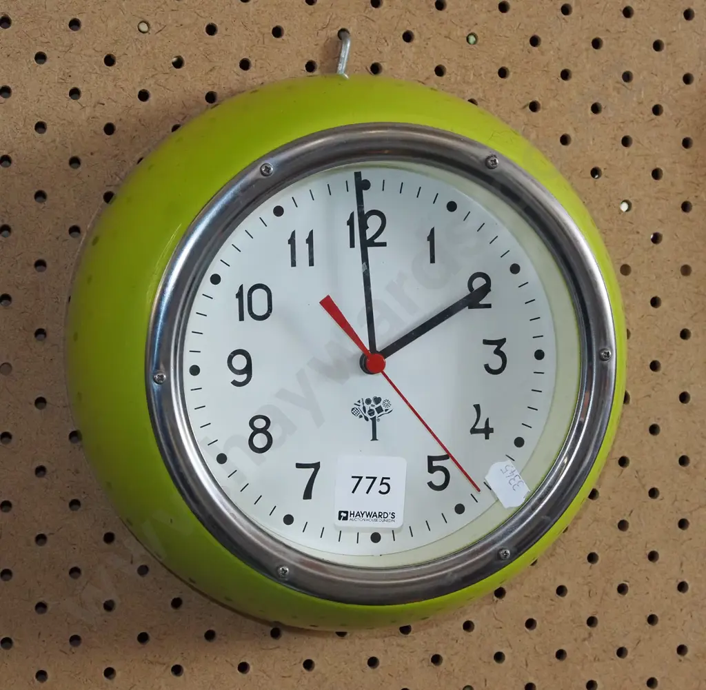 small wall mounted wall clock Image 1++