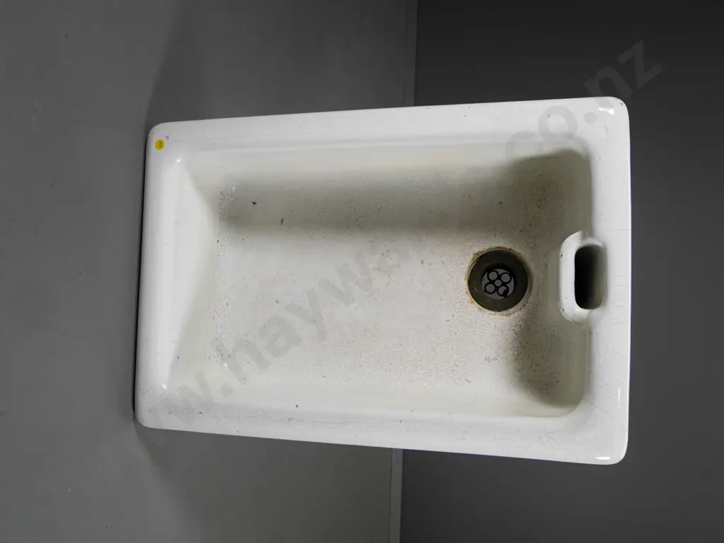 vintage circa 1920s butler's sink - chip to corner H-210 W-620 D-410 Image 1++