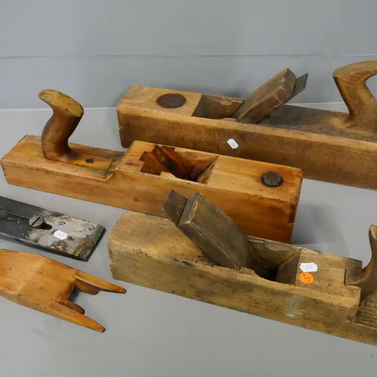 3 vintage wooden hand planes - largest one is L-430