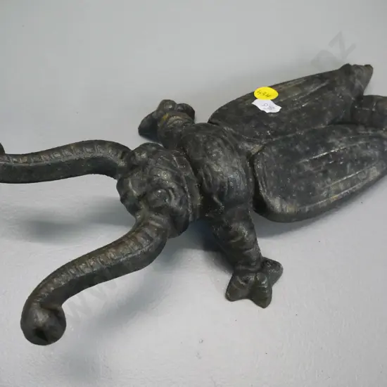 cast iron beetle shaped boot puller L-260