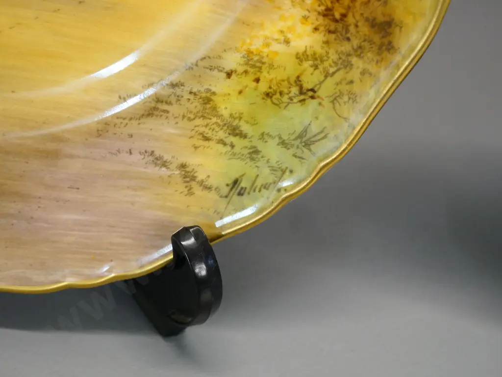 2 signed Royal Worcester cabinet plates - Ann Hathaway's cottage, Sulgrave Manor - both w/same illegible signature Image 1++