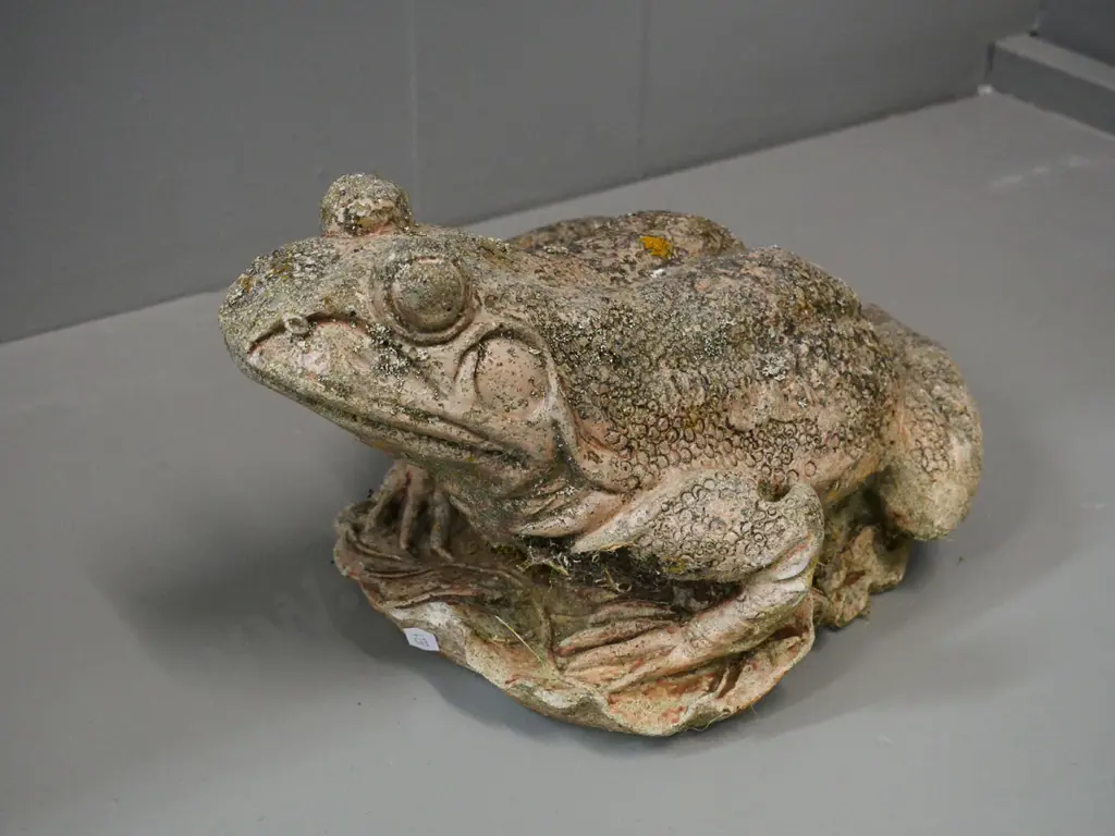 cast concrete frog garden ornament H-180 L-310 Image 1++
