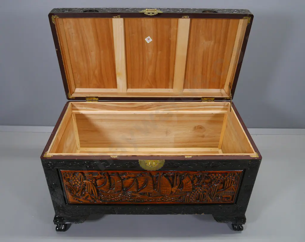 large Chinese carved camphorwood chest with ball-and-claw feet, brass catch and plate H-620 W-1000 D-530 Image 1++