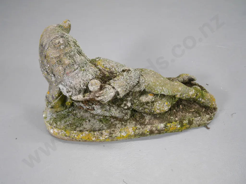 cast concrete reclining garden gnome H-300 L-570 W-220 Image 1++