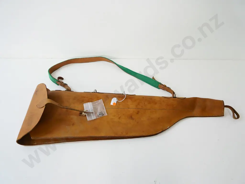 cow-hide rifle case - mutton-leg shape, one buckle needs re-attaching, L-830 Image 1++