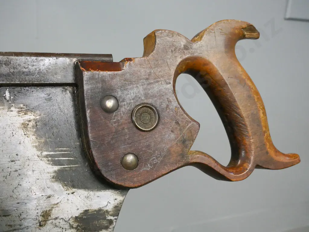 vintage hand saw -Henry Disston & Sons Phliadelphia USA engraved in medallion and on blade L-850 Image 1++