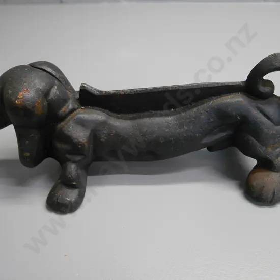 cast iron dachshund dog boot scraper H-100 W-310
