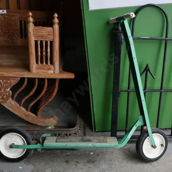 vintage scooter - repainted at some point H-800 L-950