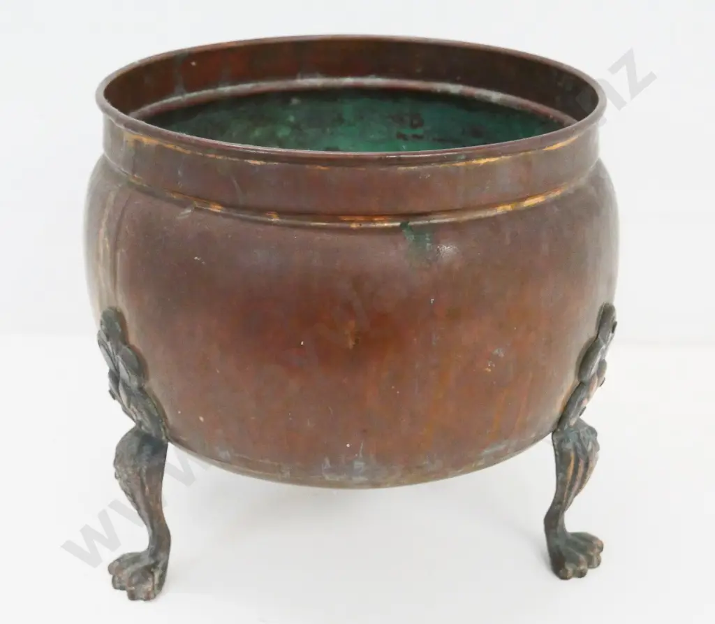 copper jardiniere with 3 ornate legs H-260 Diameter 340 Image 1++