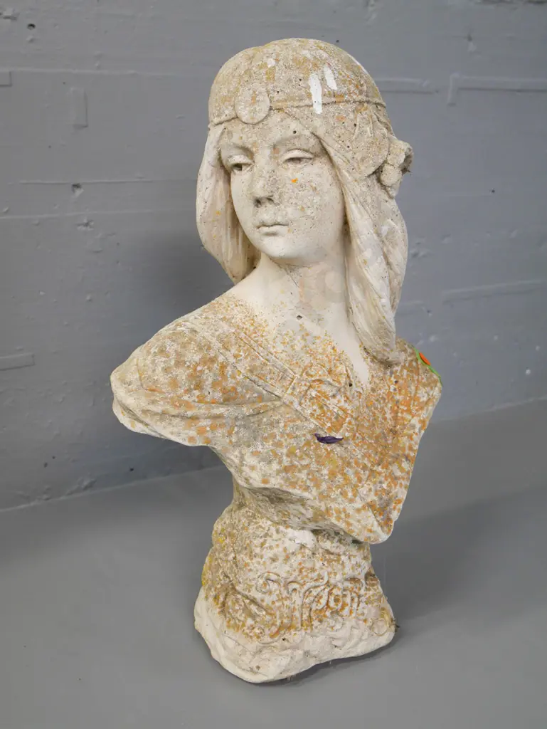 cast concrete classical bust garden ornament  H-470 W-270 Image 1++