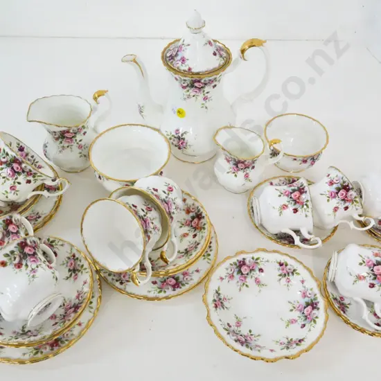 Royal Albert Cottage Garden tea and coffee ware - poorly done repair to coffee pot lid