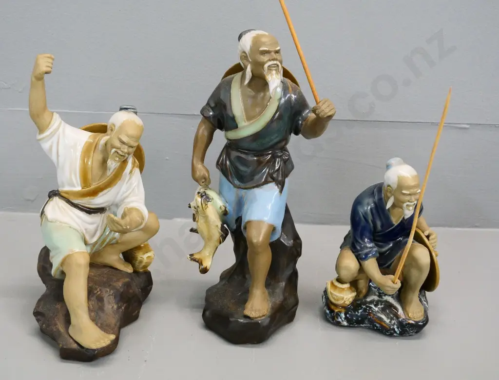 3 "mud" pottery fishermen figures - largest is H-230 Image 1++