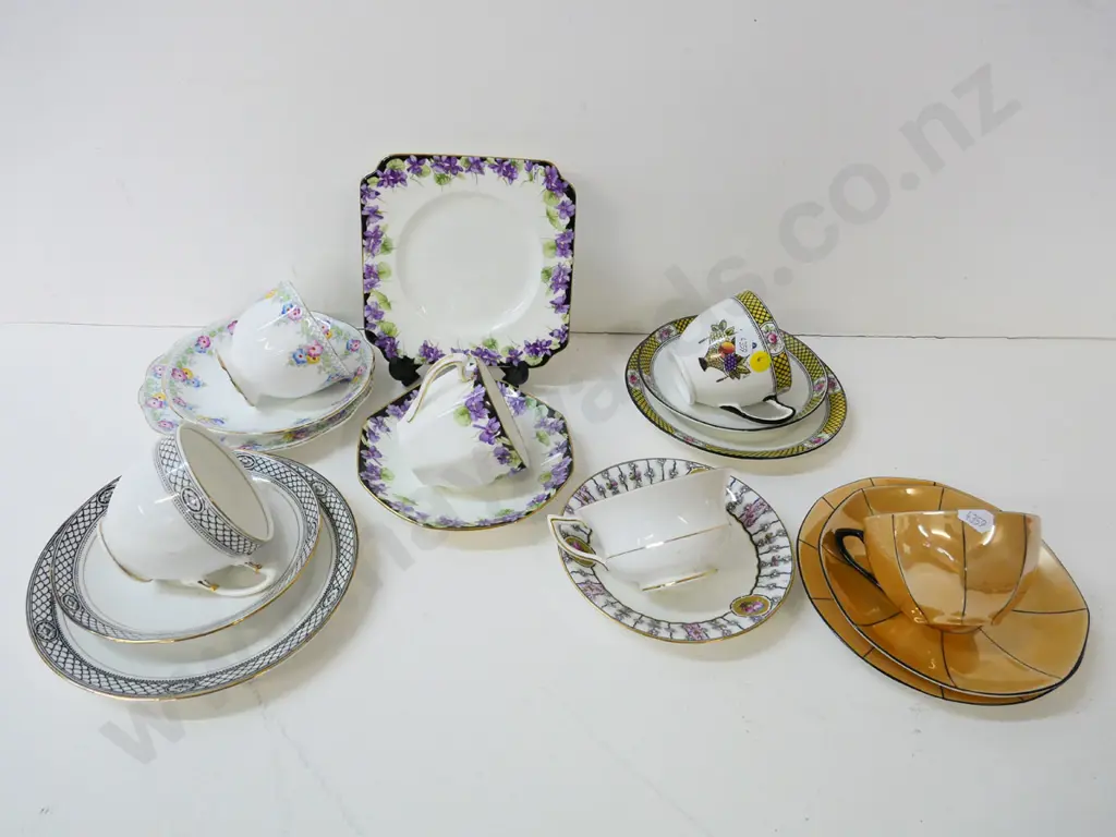 5 trios - Royal Albert, Royal Doulton, Victoria - and an Aynsley cup & saucer Image 1++