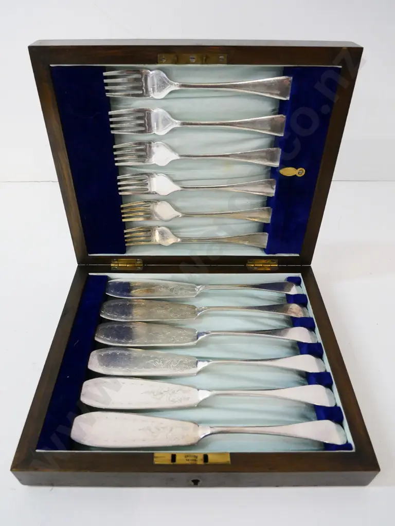 wood-cased set of etched-pattern plated fish knives and forks Image 1++