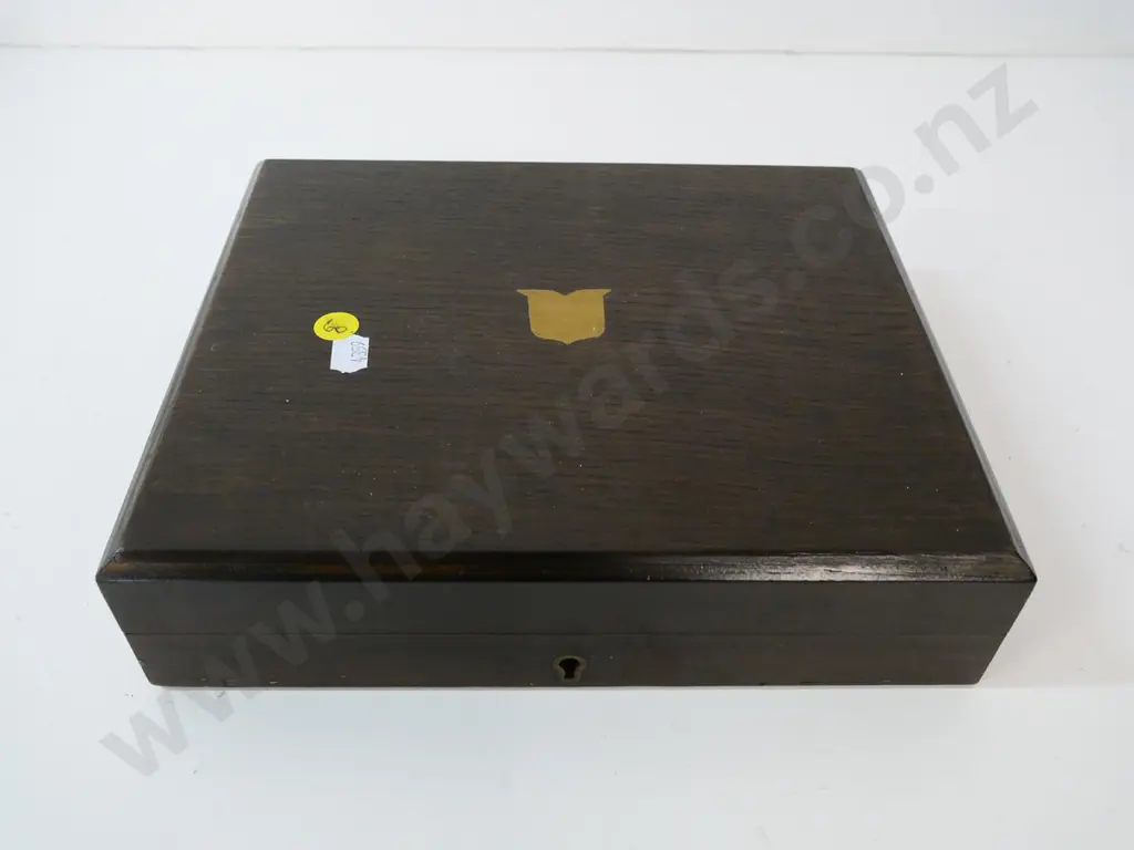 wood-cased set of etched-pattern plated fish knives and forks Image 1++