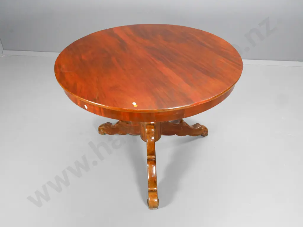 mahogany pedestal occasional table H-710 Diam-970 Image 1++