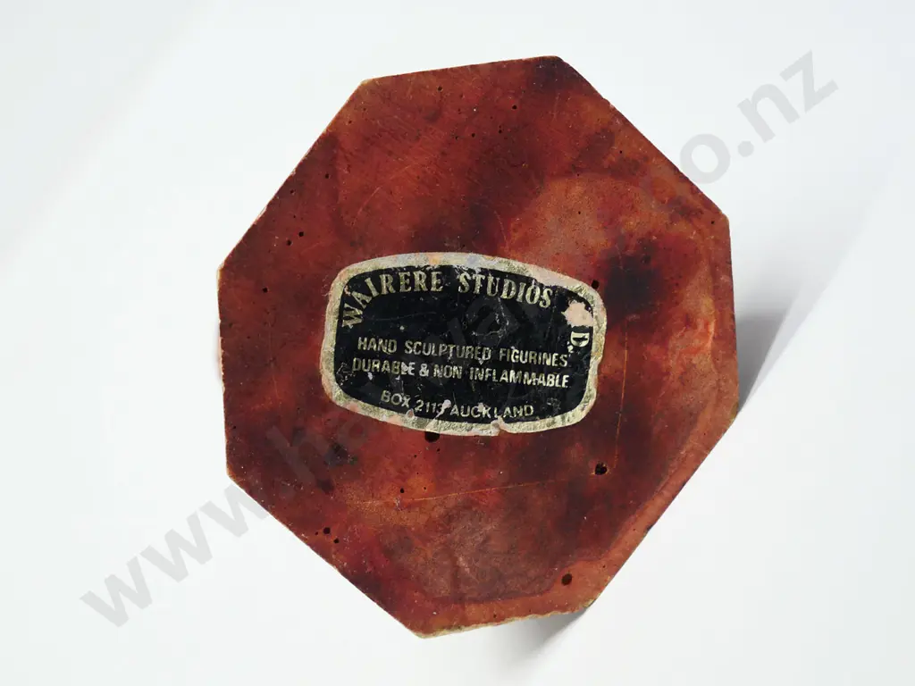 small composite Maori bust H-100 Image 1++