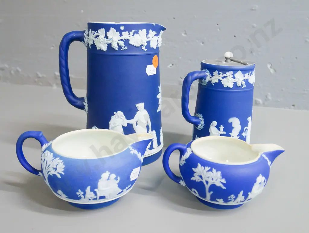 vintage Wedgwood jasperware dark blue - 2x water jugs, 1 with no lid (fleck on rim), 2x creamer jugs Image 1++