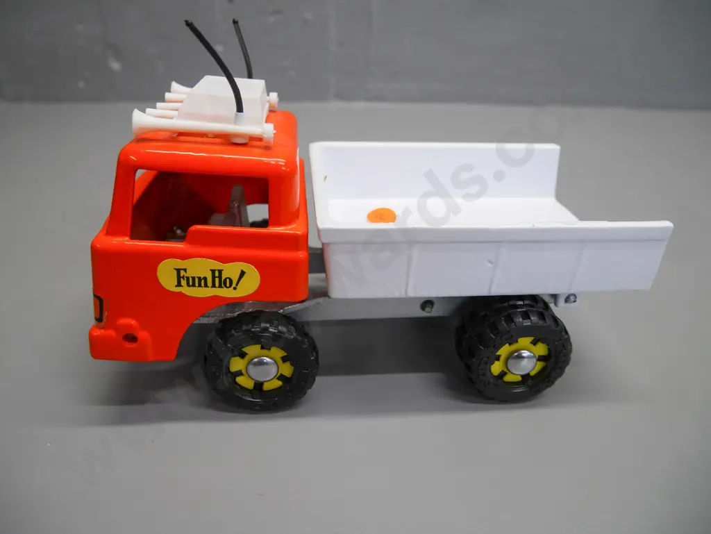 diecast Fun Ho Ford tip truck - excellent condition H-120 W-210 Image 1++