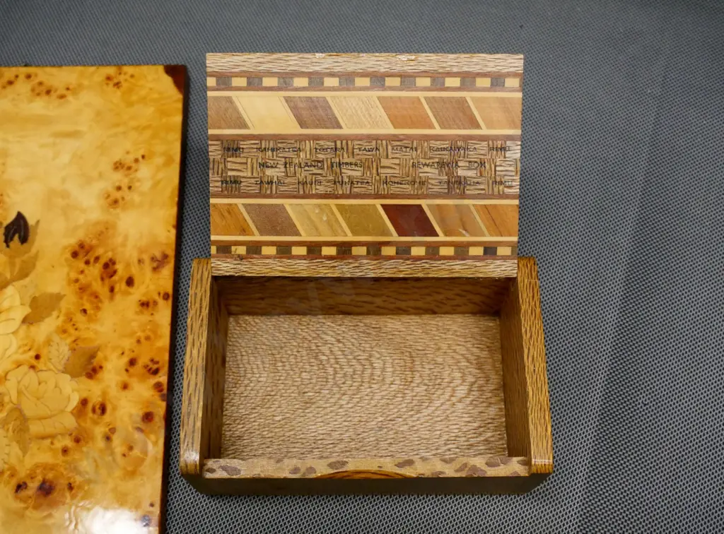 New Zealand inlaid native timbers hinged lid trinket box and inlaid marquetry rose and bird's eye veneer H-260 Image 1++