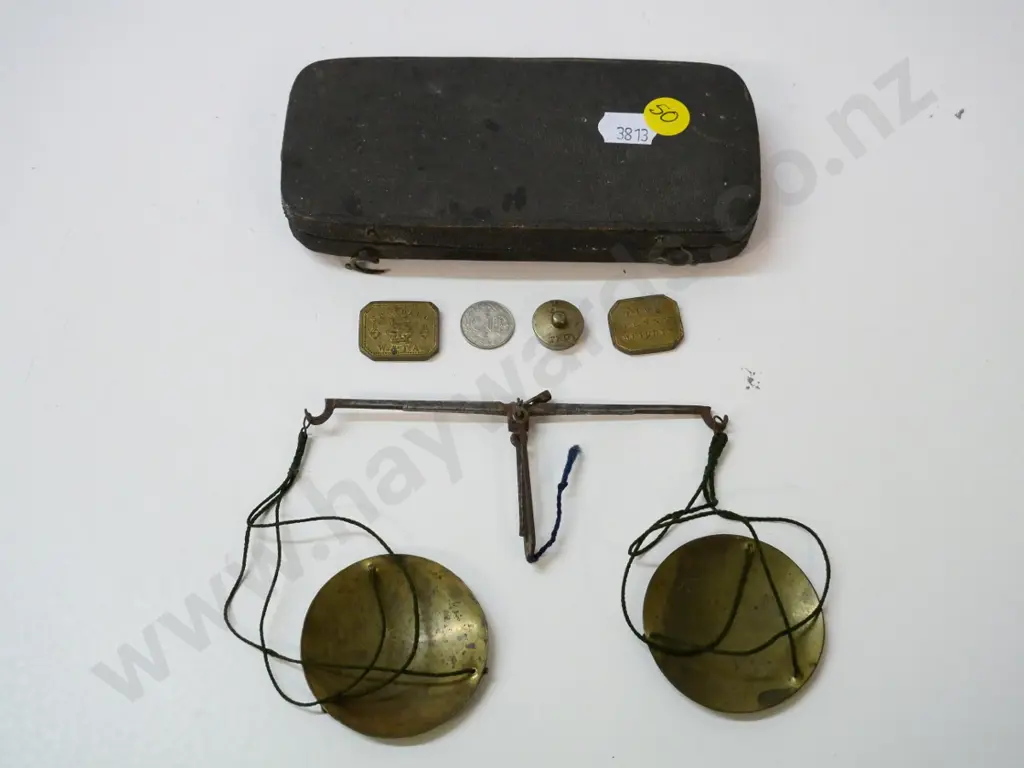 vintage gold scales in hard case with some weights Image 1++