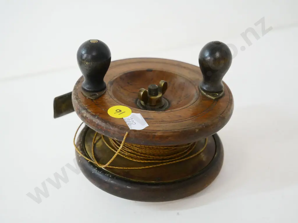 vintage wood and brass "Sun" fly fishing reel - diameter 100 Image 1++