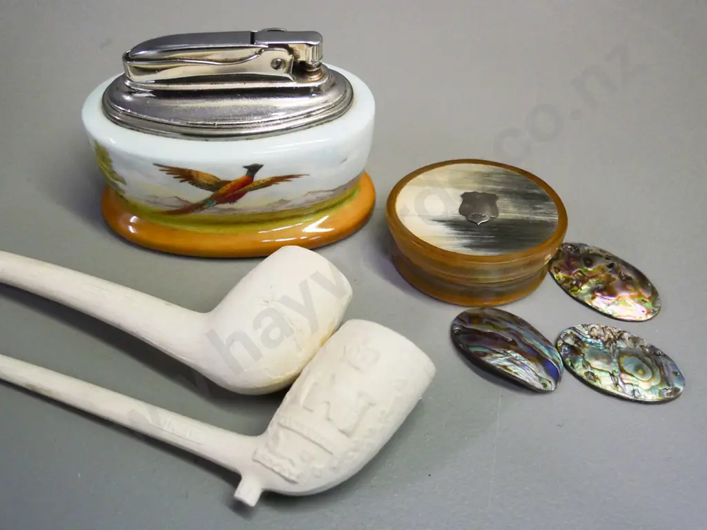 small horn lidded stud box or trinket, 3 pieces of polished paua, 2 clay pipes, and a Minton table lighter Image 1++