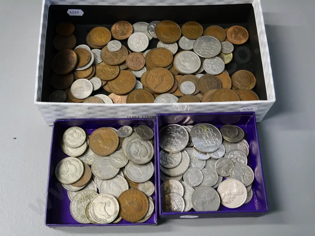 large assortment of New Zealand coins - pre and post-decimal Image 1++