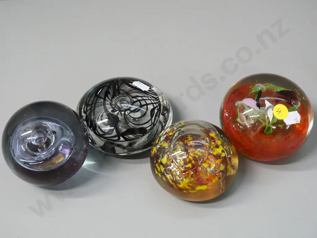 4 art glass paperweights - largest is approx Diameter 90 Image 1++