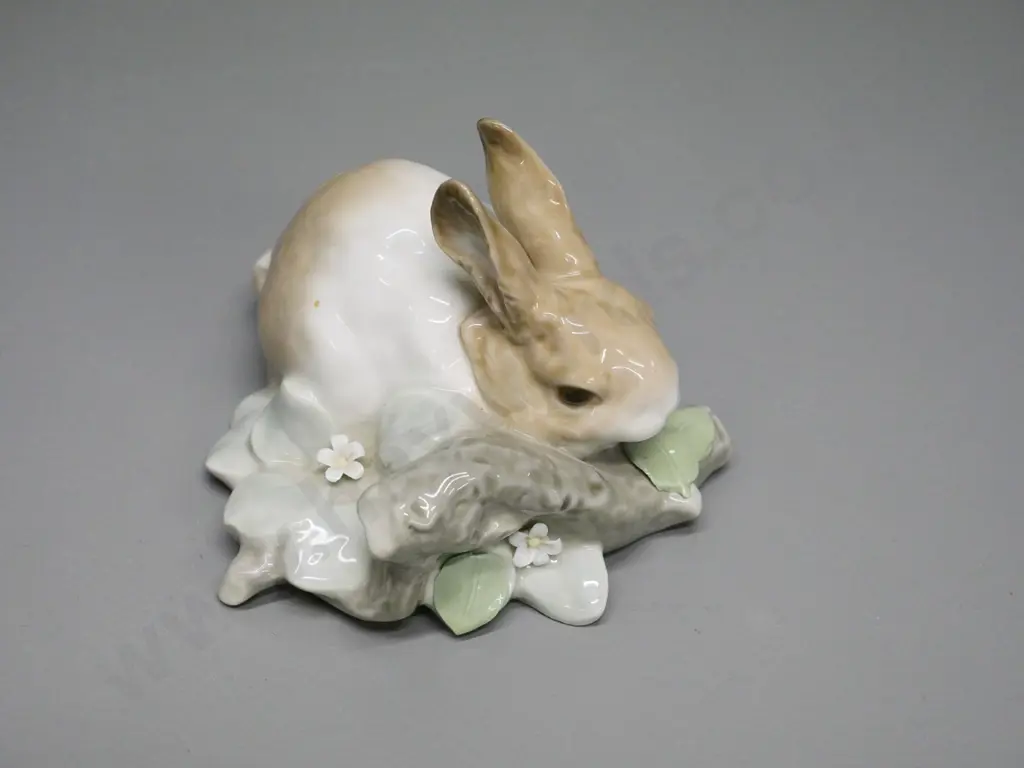Lladro rabbit figurine No 4772 H-70 W-100 Image 1++