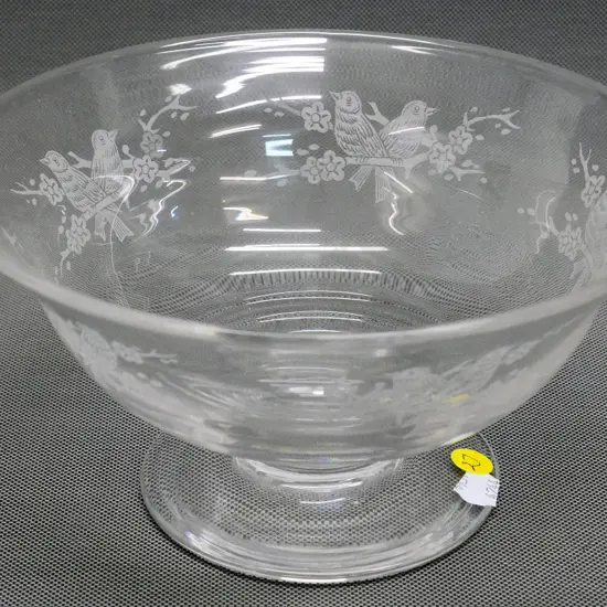 large Stuart crystal comport with etched bird decoration H-110 D-220