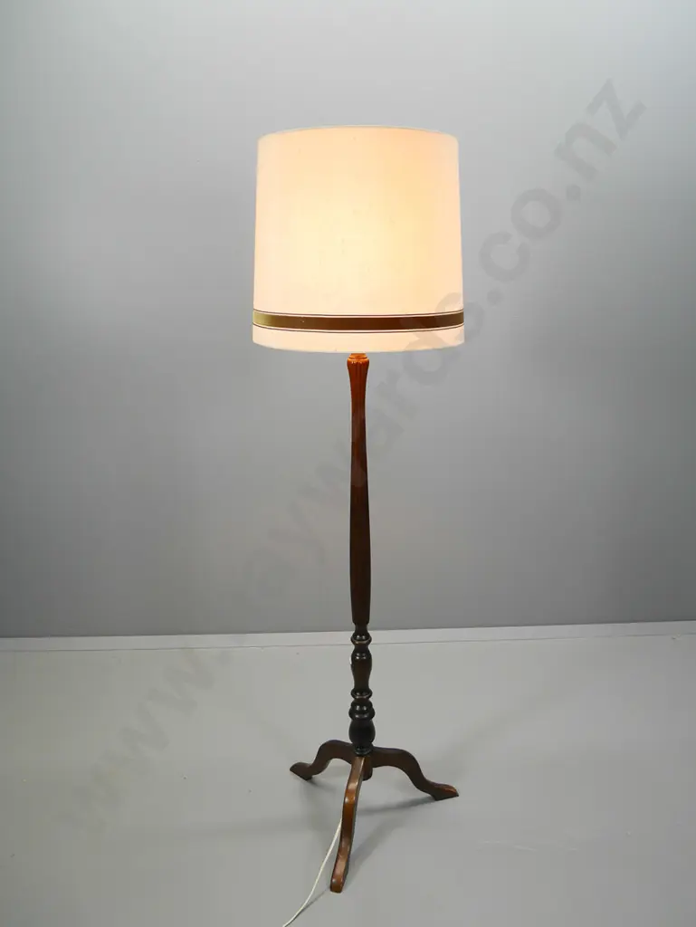 mahogany reeded tripod-base standard lamp, some wear and marks to drum shade H-1670 Image 1++