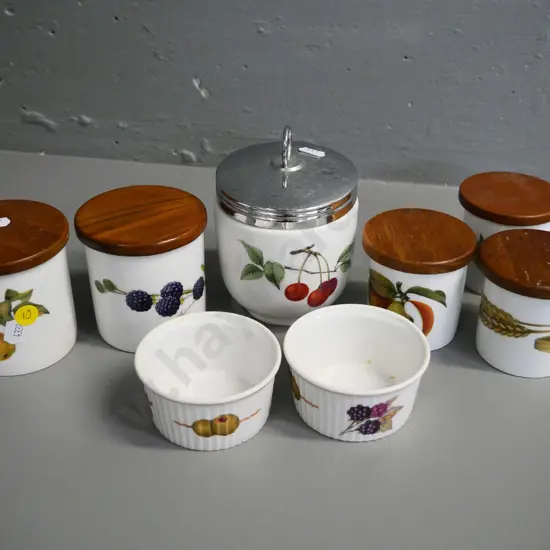 assorted Royal Worcester items - set of 5 wooden-lidded spice jars, large egg coddler, 2 ramekins - larger spice H-80