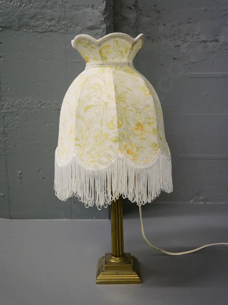 small brass classical column style table lamp with shade H-500 Image 1++