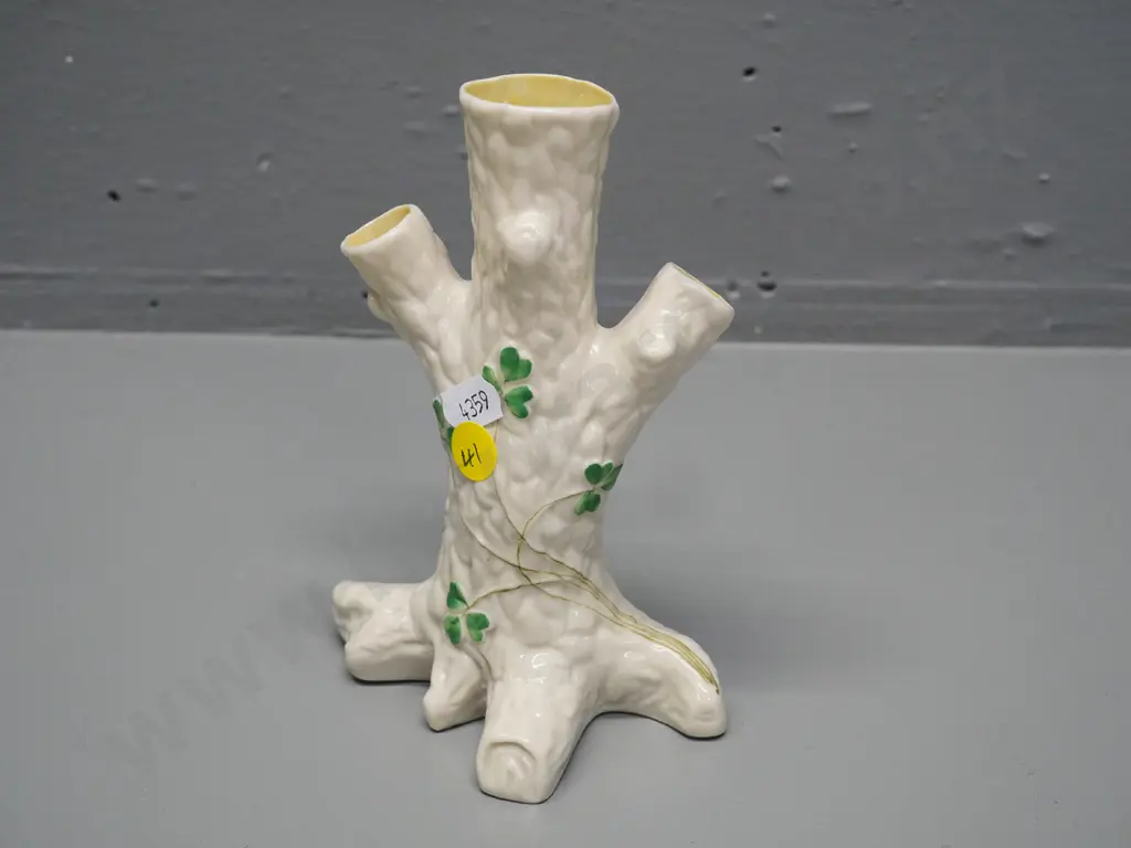 Belleek black mark tree-trunk vase with 3 openings H-150 W-110 Image 1++