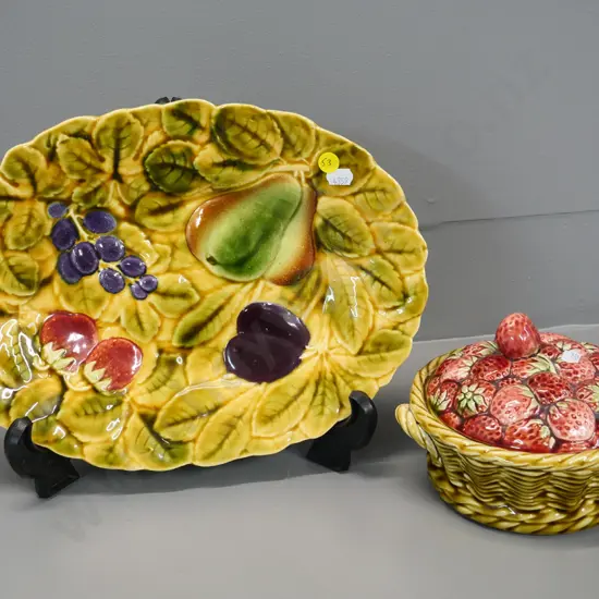 2 pieces Sarreguemines majolica - lidded basket pot and fruits pattern ashett L-330 W-240