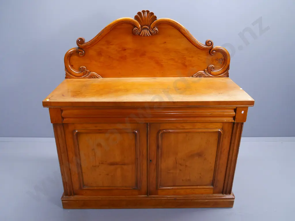 Victorian walnut chiffonier with carved back, 2 doors, 1 upper and 2 interior drawers H-1440 W-1370 W-550 Image 1++