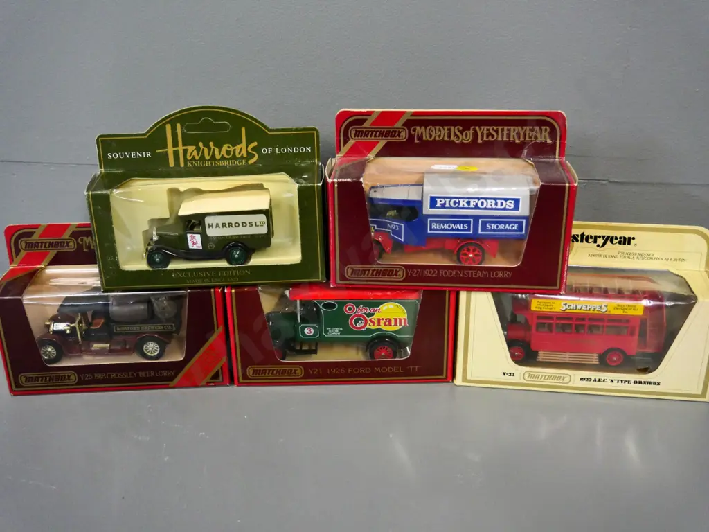 5 boxed Matchbox Models of Yesteryear die-cast vehicles - 4 delivery vans and a double decker bus Image 1++
