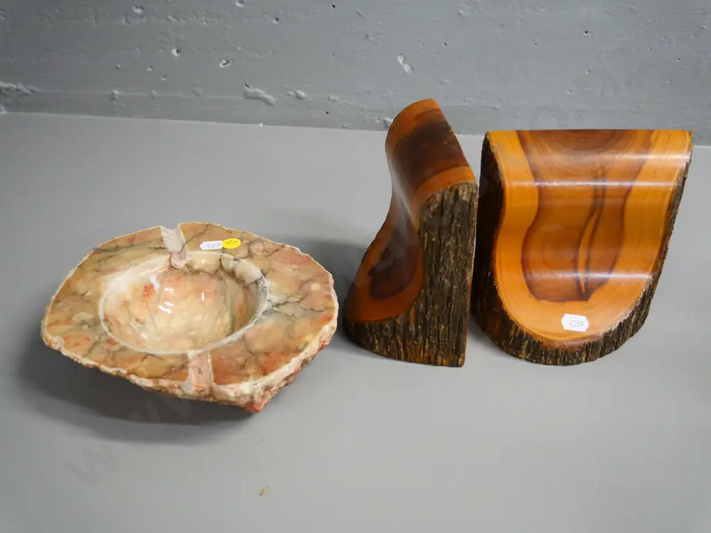 large Italian alabaster ashtray and a pair of Australian mulga wood book-ends H-140 Image 1++