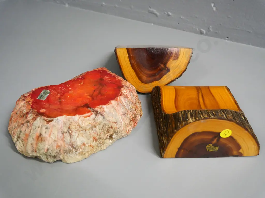 large Italian alabaster ashtray and a pair of Australian mulga wood book-ends H-140 Image 1++