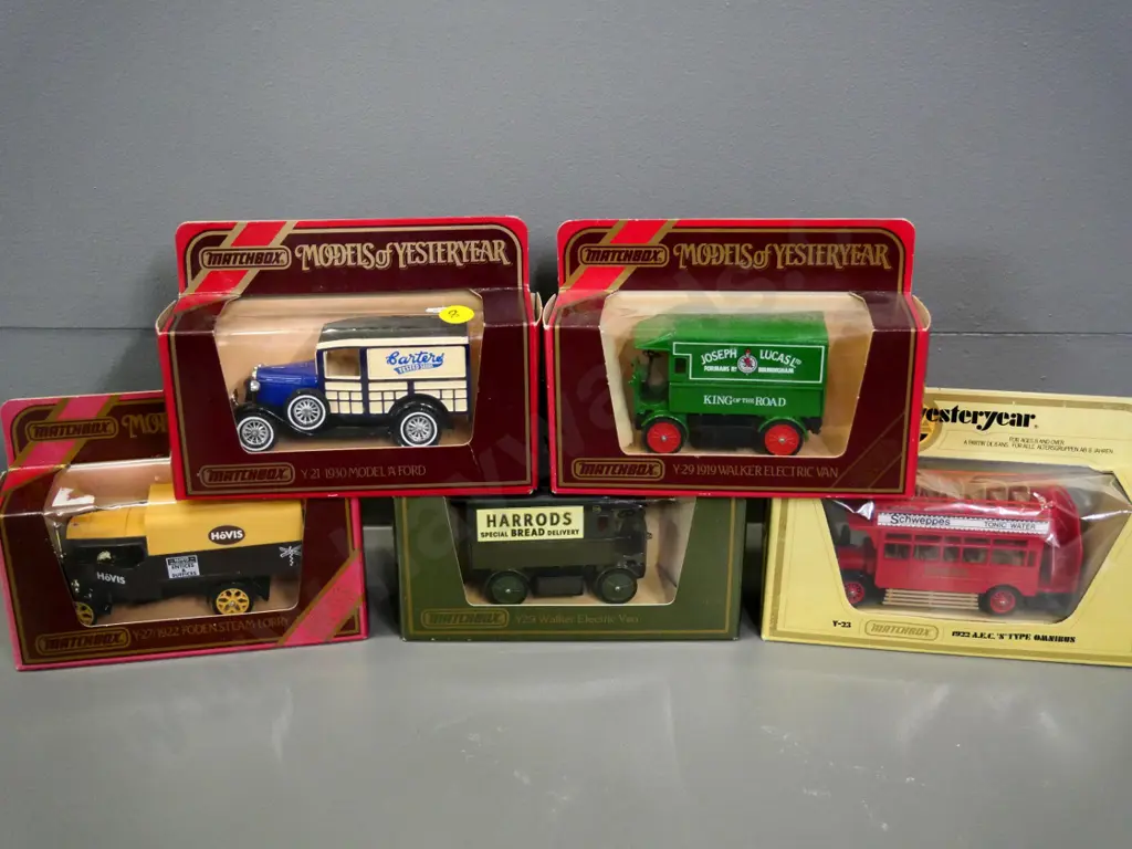 5 boxed Matchbox Models of Yesteryear die-cast vehicles - 4 delivery vans and a double decker bus Image 1++