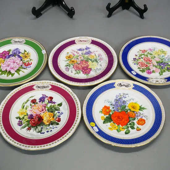 4 Royal Horticultural Society annual botanical plates and a Charles & Diana royal wedding bouquet